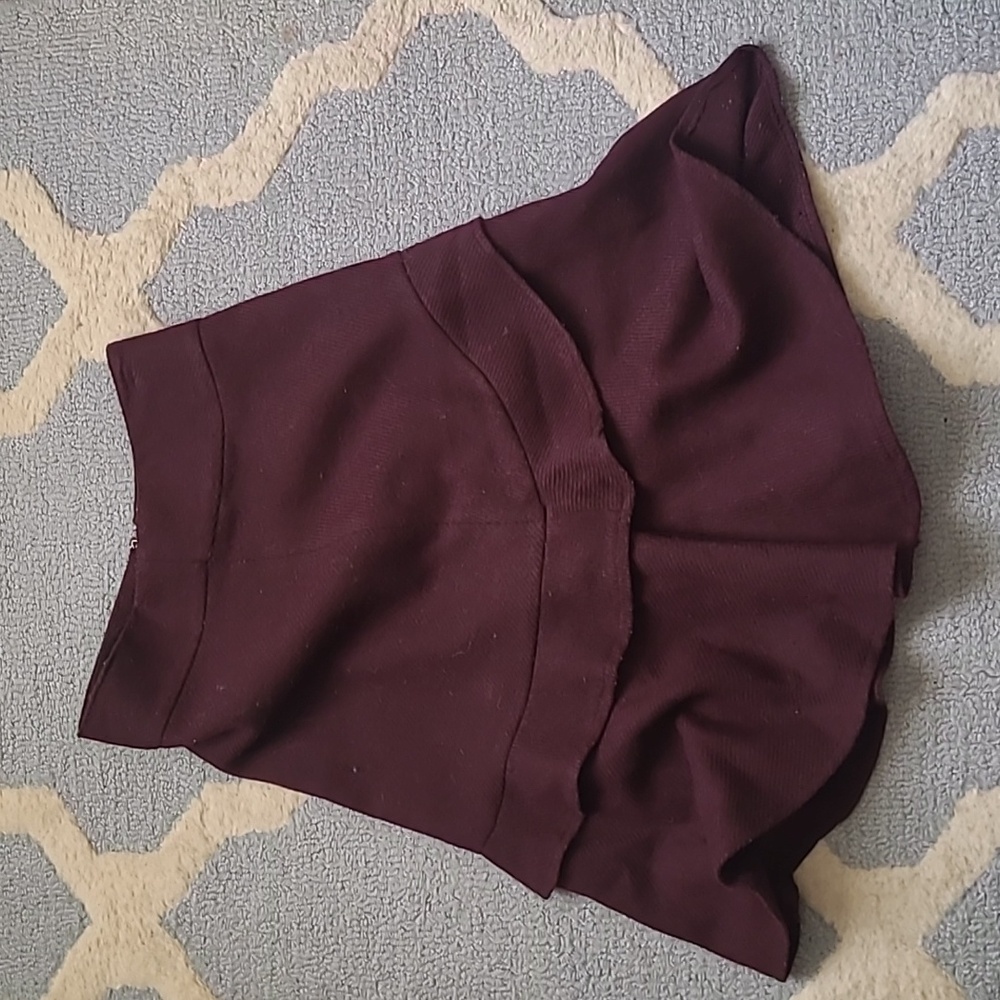 🗽 GAP Ruffle Midi Burgundy Wool Skirt